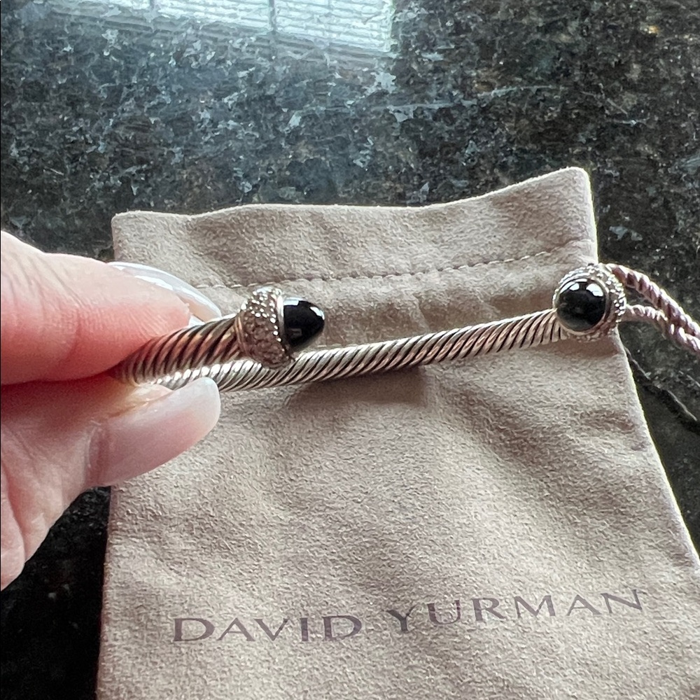Auth David Yurman 5mm Sterling Cable Bracelet Black Onyx and diamonds. Medium